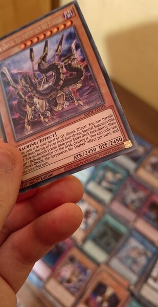 Vand lot cu aprox. 5000 carti Yu-Gi-Oh originale 2021-2025 10 bani/carte.