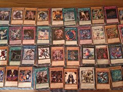 Vand lot cu aprox. 5000 carti Yu-Gi-Oh originale 2021-2025 10 bani/carte